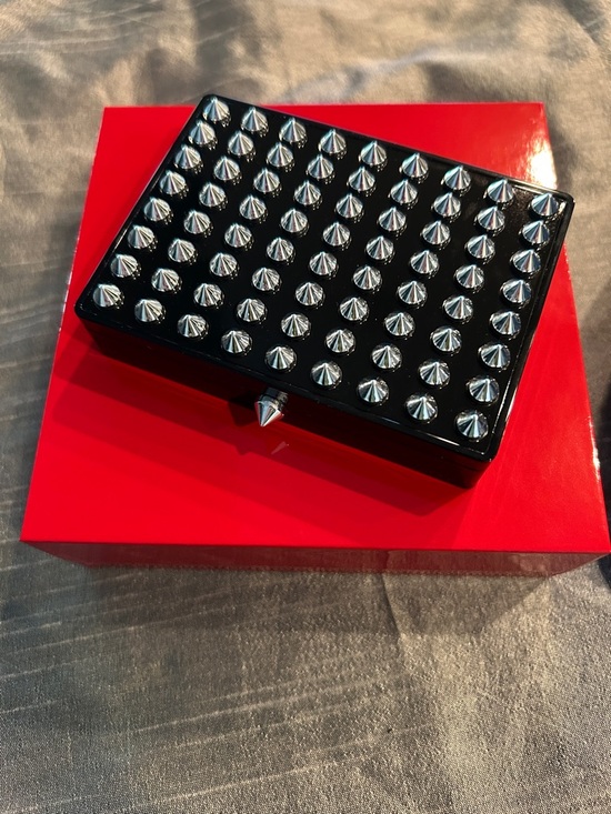 Christian Louboutin Accessories - ♥️🖤Christian Louboutin Abracadabra refillable case with mirror 🖤♥️